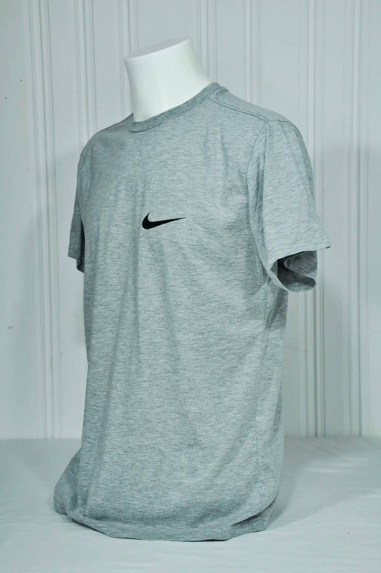 Graues NIKE T-Shirt