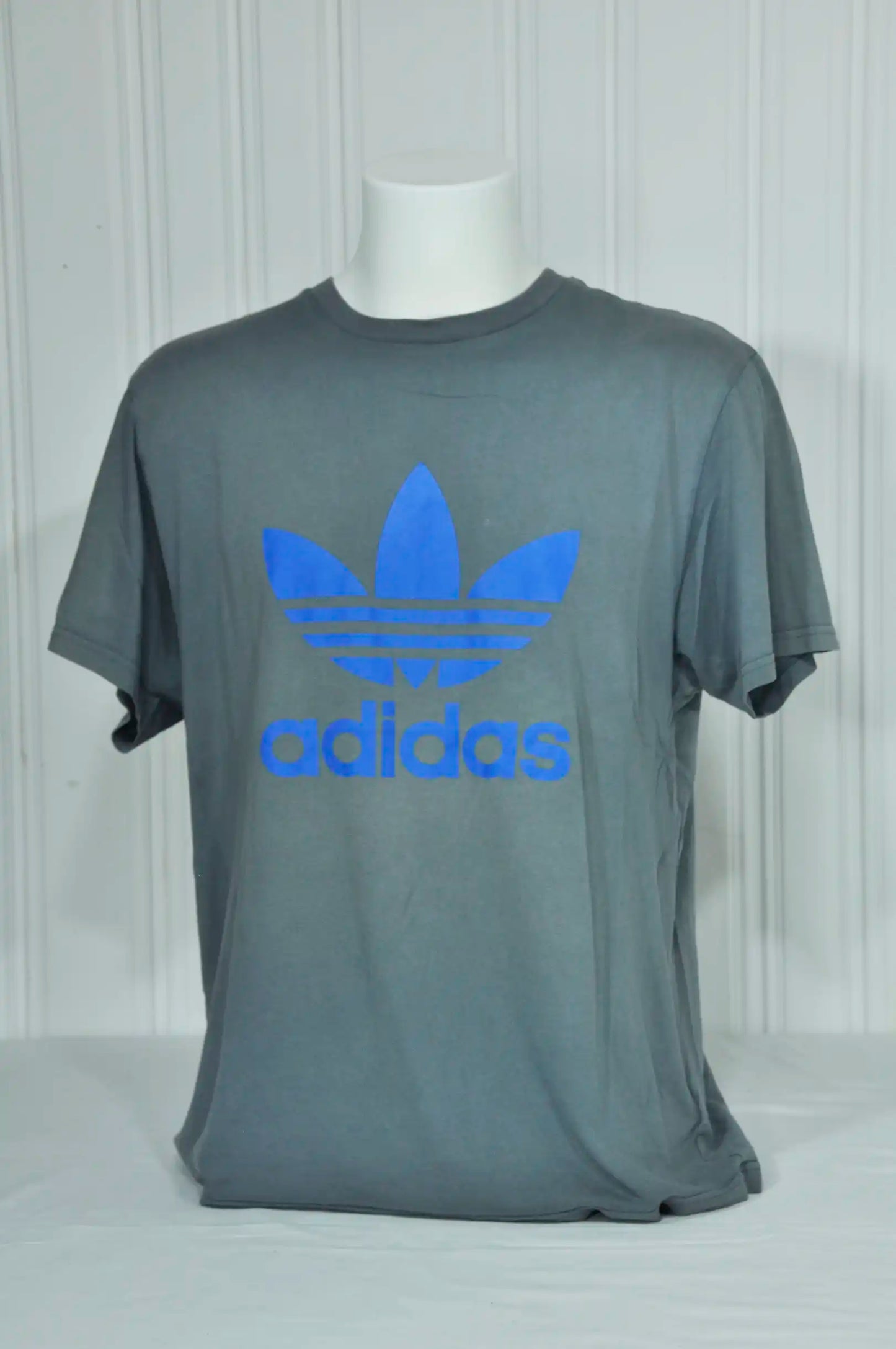 Vintage graues adidas T-Shirt