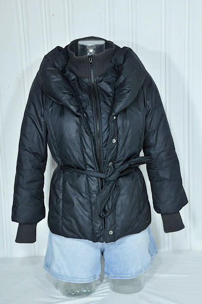 Doudoune femme Levi's noire ceinturée – Taille S