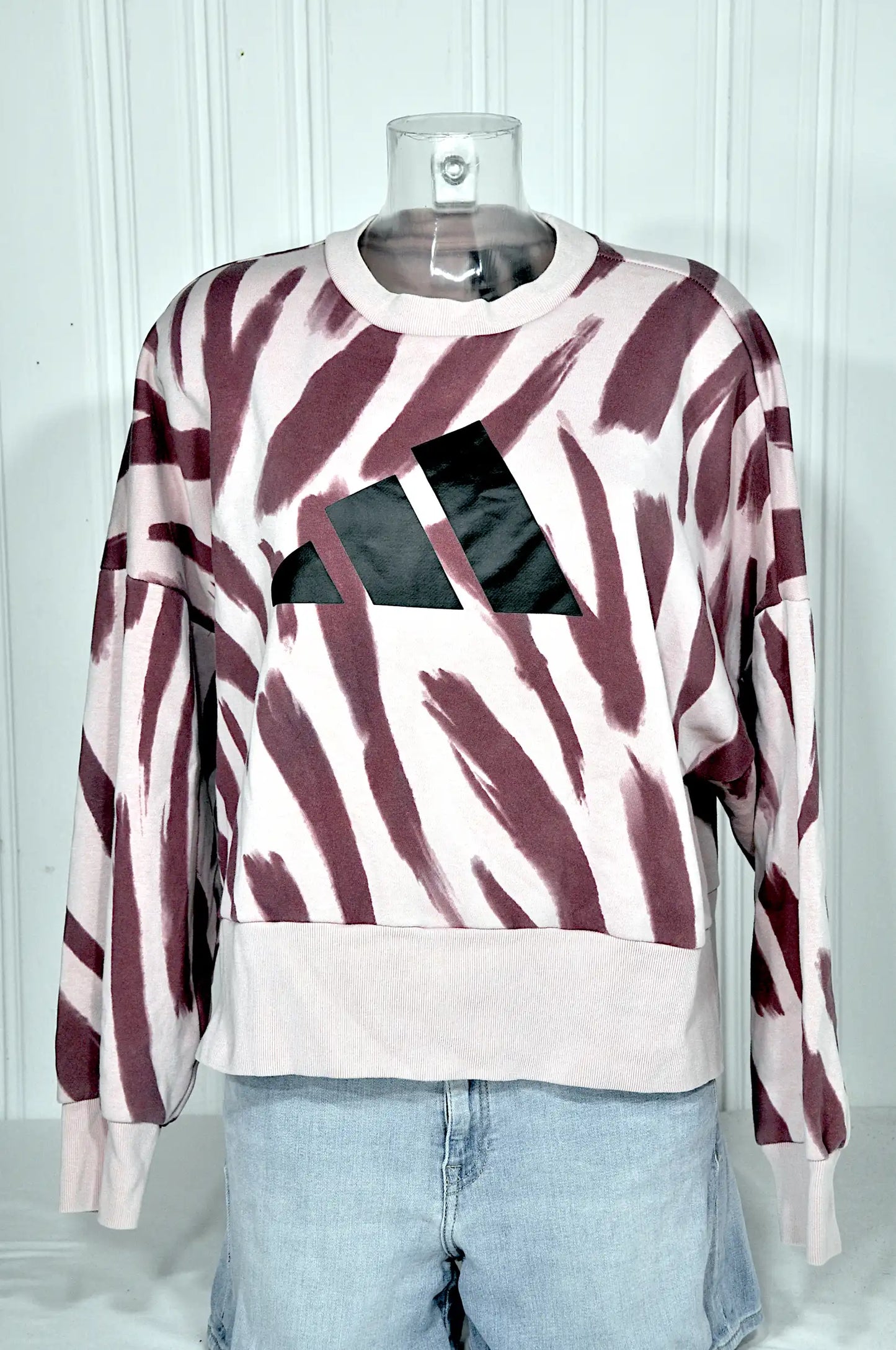 Sweat femme Adidas à motif graphique – Taille M