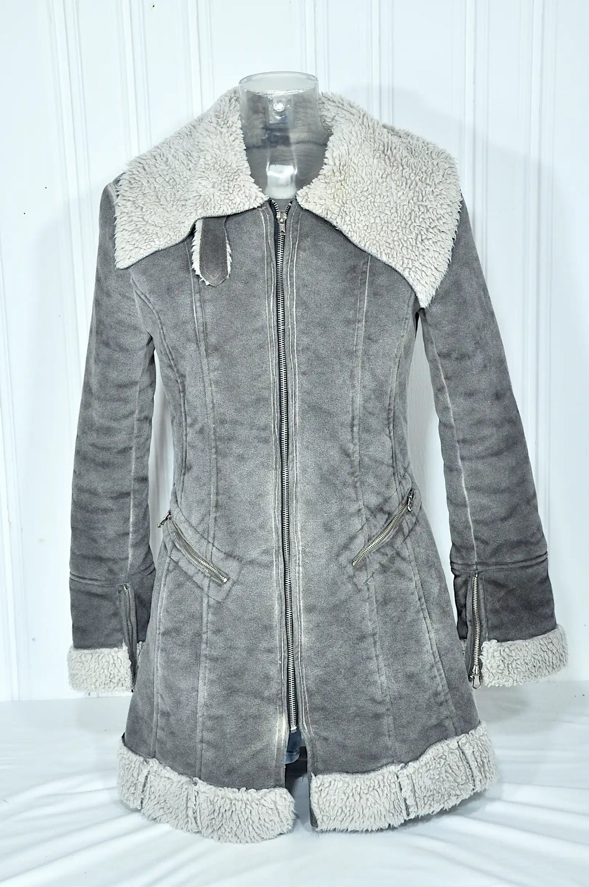 Manteau femme Cannaby Collection en faux daim gris – Taille S