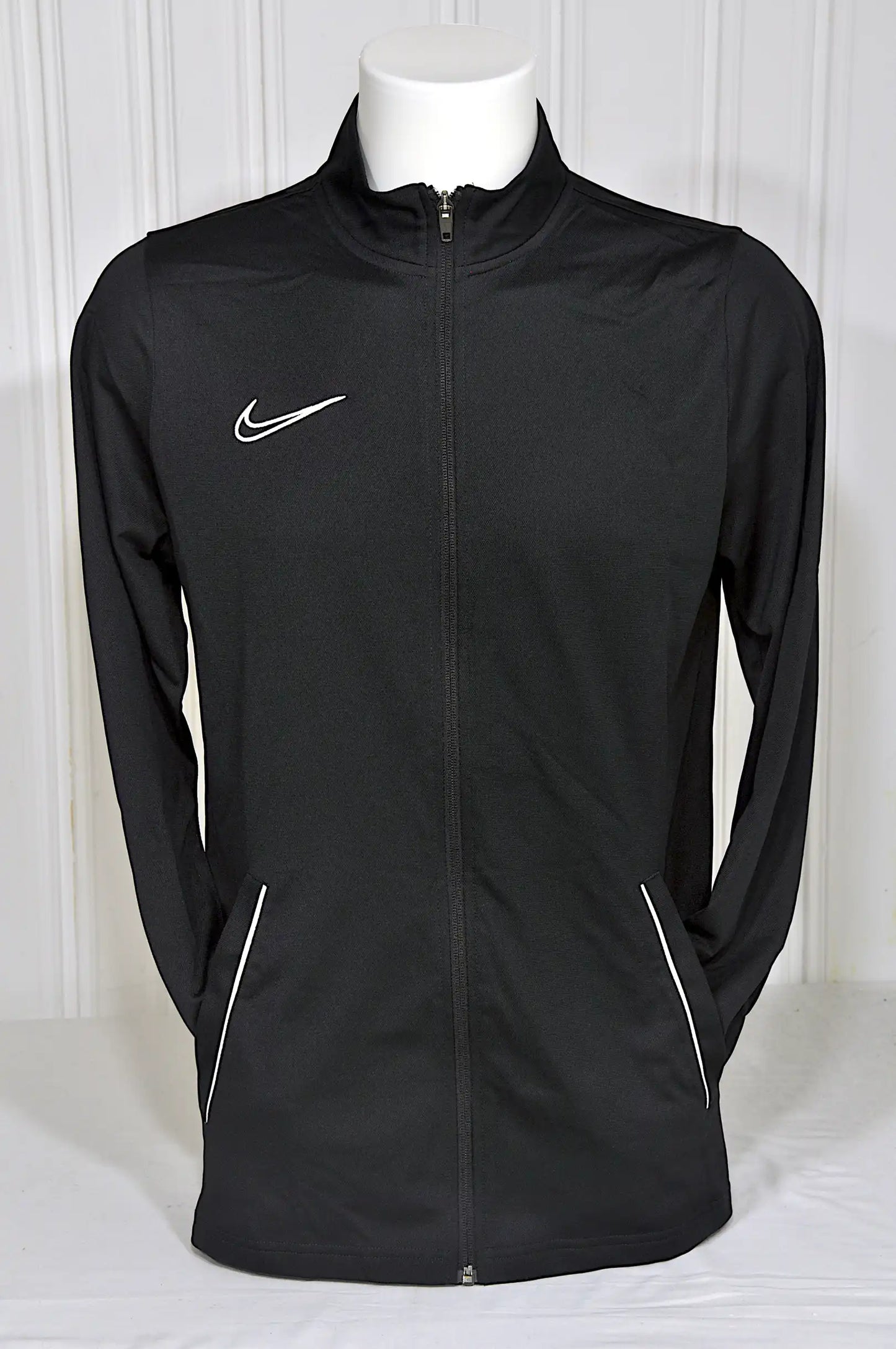 Veste de sport légère Nike noire – Taille L