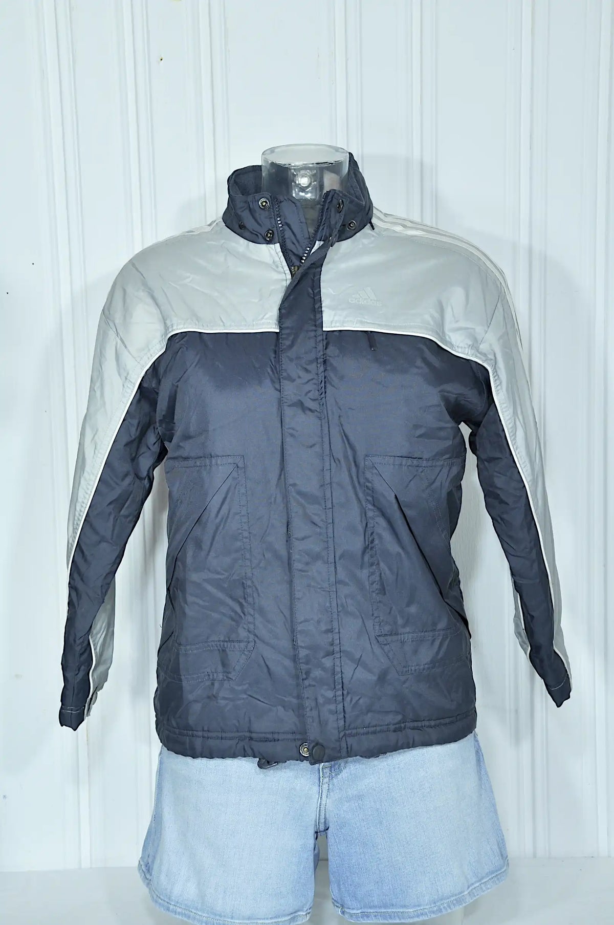 Veste Adidas vintage bleu marine et gris – 10 ans