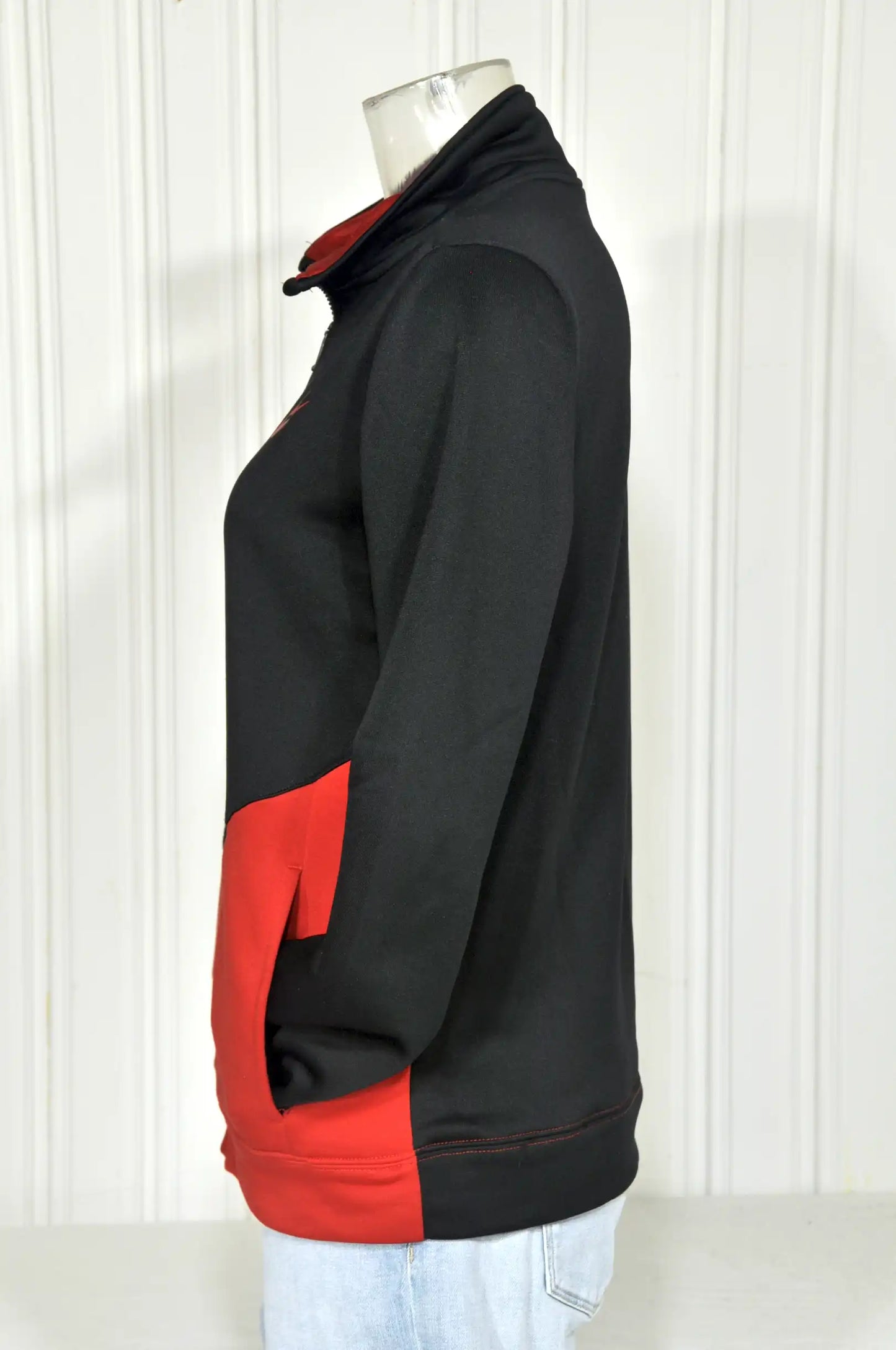Veste de sport Nike noire et rouge – Junior 156–166 cm