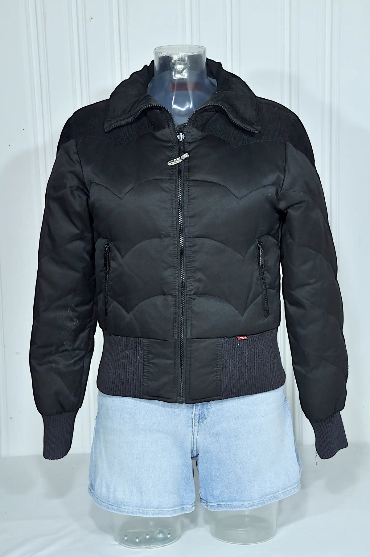 Doudoune courte Levi’s noire – Taille S