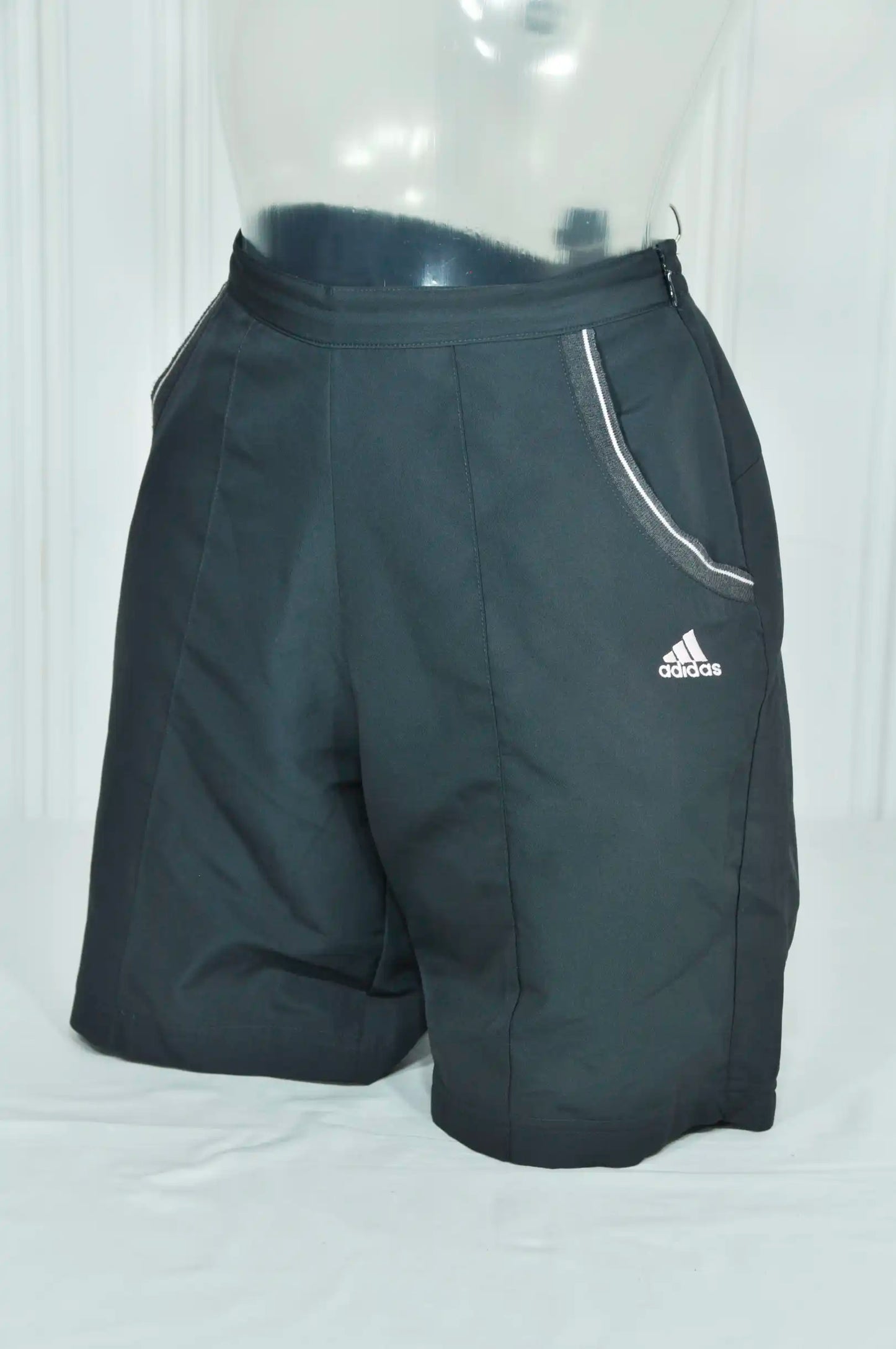 Short adidas vintage M pour femmes