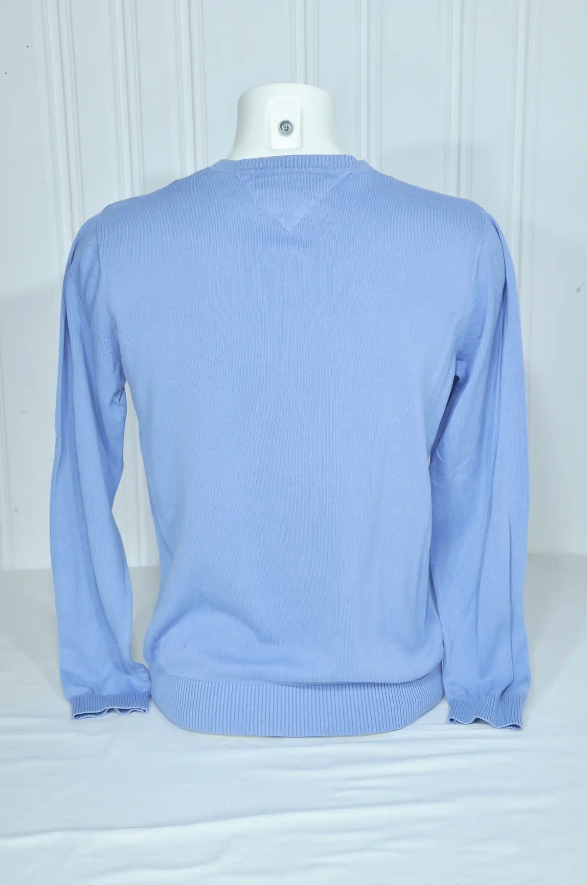 Pull Tommy Hilfiger homme bleu ciel à col V – Taille M